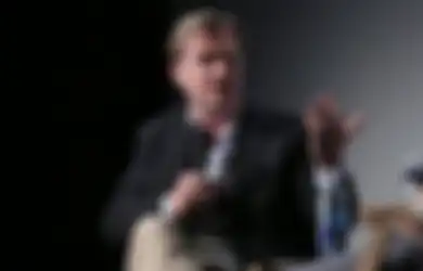 Setelah 2 Dekade di Warner Bros, Christopher Nolan Dibuat Kesal Sampai Mau Garap Film Sains bareng Universal