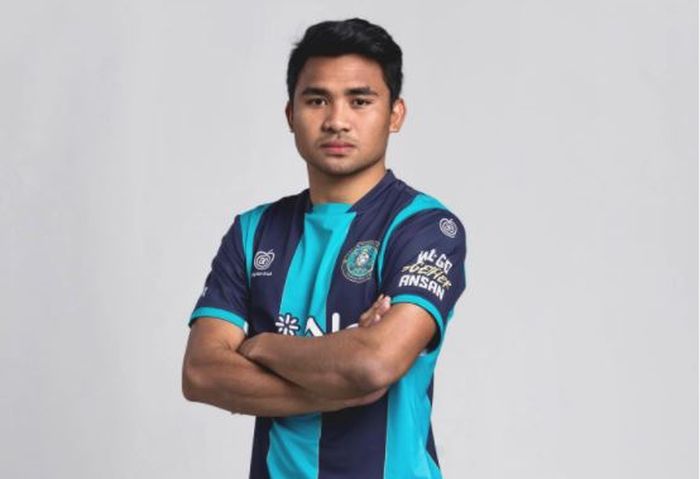 Pemain timnas Indonesia, Asnawi Mangkualam siap menyongsong musim 2022 bersama Ansan Greeners dengan posisi dan nomor punggung baru.
