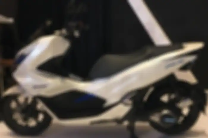 Honda PCX listrik disewakan