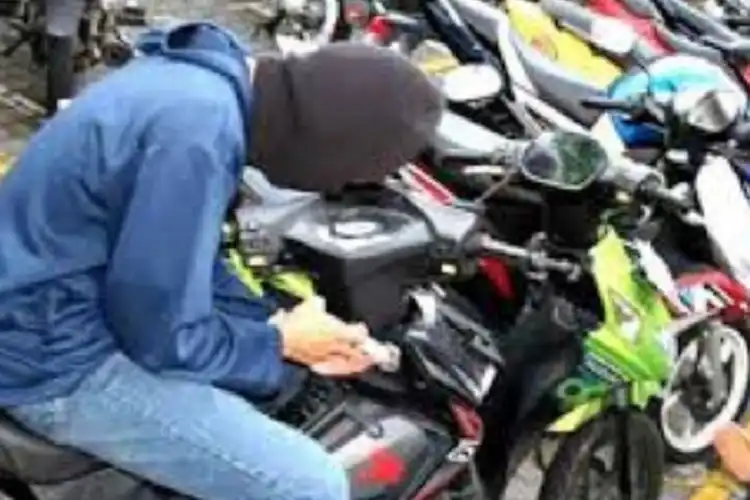 Kebangetan Nih, Bilangnya  Pinjam Motor, Eh... Malah Dilego Sang Pacar