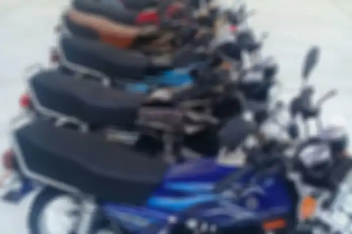 Deretan motor RX King miniatur, mulus-mulus sesuai aslinya.