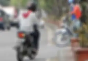 Street Manners, Kapan Waktu yang Tepat Nyalakan Lampu Sein Sebelum Belok?