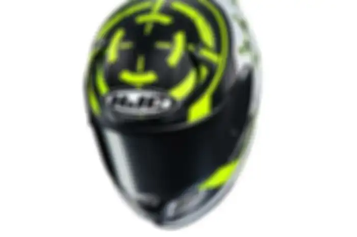 Replika helm Andrea Iannone sudah dipasarkan.