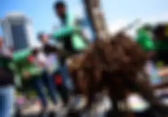 Pemotor Waspadalah!  Begini Aksi Penebar Ranjau Paku Di Jalan