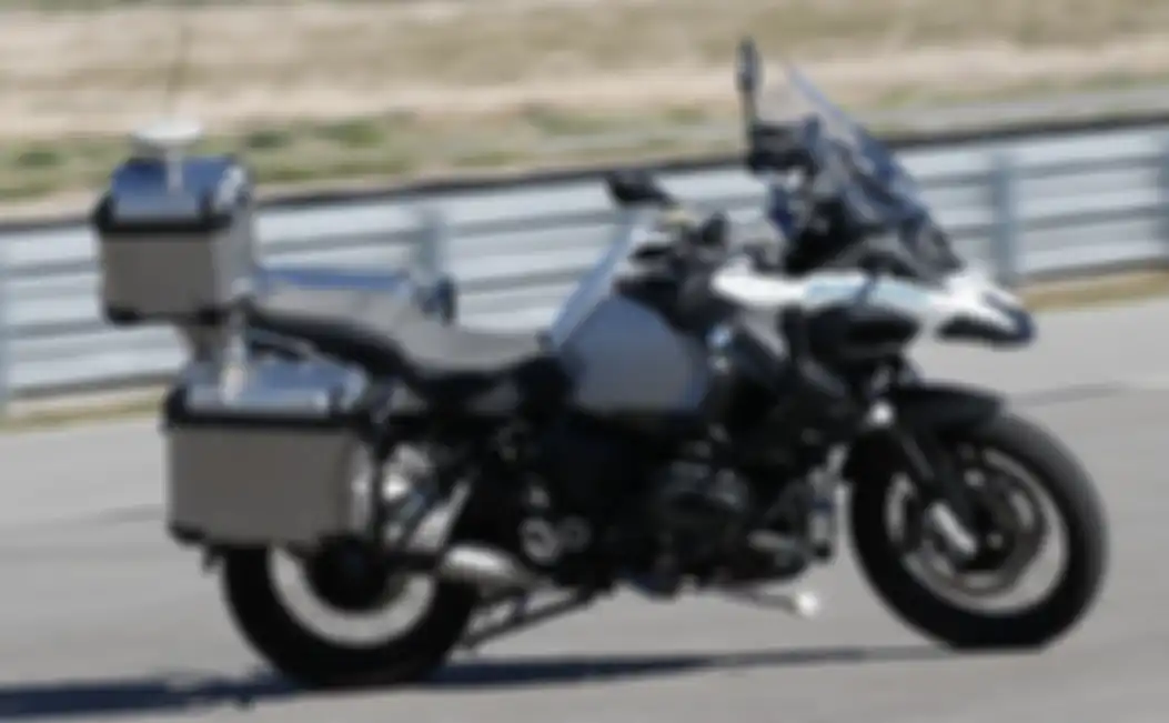 BMW R 1200 GS dengan teknologi autonomous