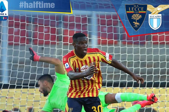 Striker Lecce, Khouma Babacar usai mencetak gol ke gawang Lazio di Stadio Via del Mare, pada pekan ke-31 Liga Italia, Selasa (7/7/2020) atau Rabu dini hari WIB.