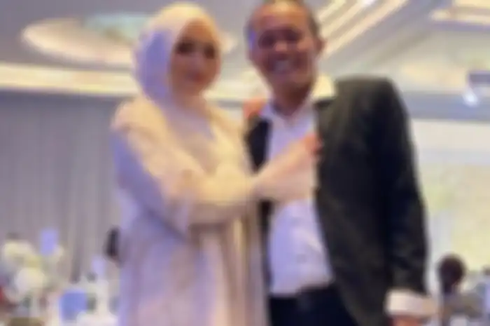 Sule dan Nathalie Holscher saat menghadiri acara pernikahan Atta dan Aurel