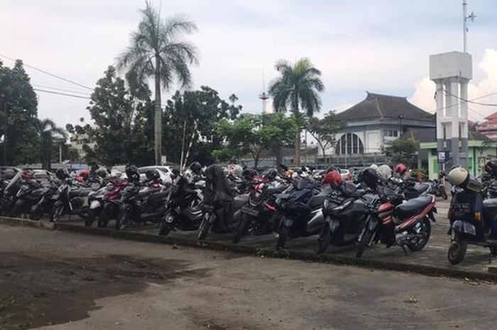 Ilustrasi parkiran motor