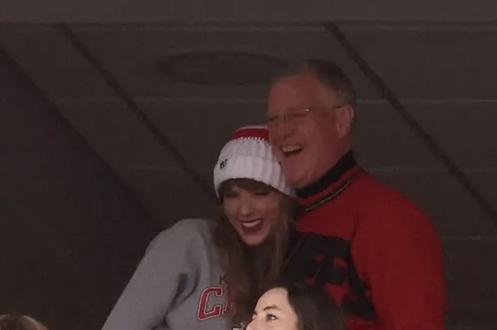 Taylor Swift dan ayahnya