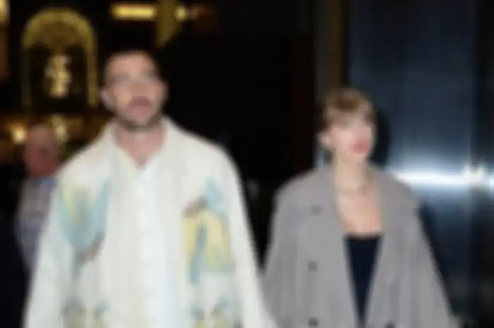 Travis Kelce dan Taylor Swift gandengan
