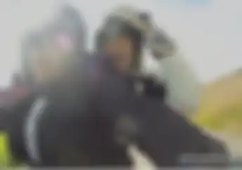Ini Baru Uji Nyali, Video Biker Dibonceng Pakai Moge Sama Pengendara Jahat
