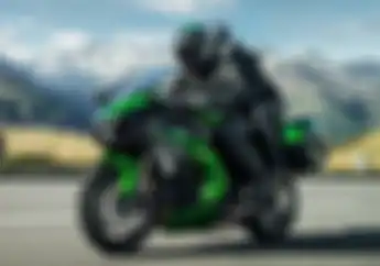 Sangar.. Kawasaki Bikin Ninja H2 Versi Turing, Hasil Kawin Silang dengan ZX-14?