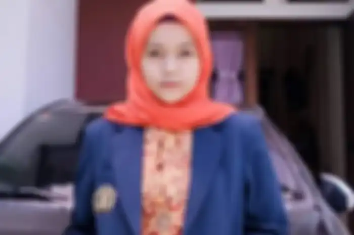 Foto Novia Widyasari tersebar ke mana-mana. Foto mahasiswi Brawijaya berparas cantik ini sudah membikin hati netizen remuk redam.