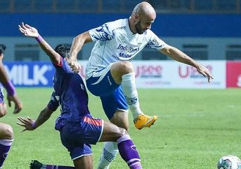 3 Penyelamatan Gemilang Kiper Tira-Persikabo, Persib Tak Berkutik di Babak Pertama