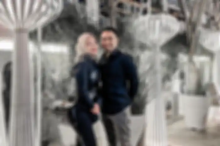 Nathalie Holscher dan Faris.