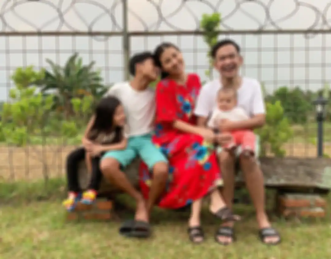 Thalia Putri Onsu, Betrand Peto, Sarwendah, Ruben Onsu dan Thania Putri Onsu saat liburan ke Puncak 