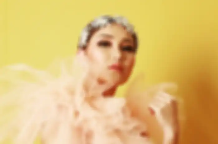Jadi Tamu Undangan Fashion Show, Intip Tampilan Gaya Ayu Ting Ting