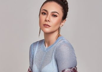 Gaya Seksi Wulan Guritno Pakai Baju Ketat Umbar Bagian Perut Tuai Pujian Netizen: 'Makin Tua Makin Jadi'