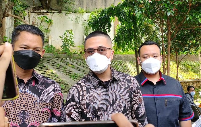 Kuasa hukum Wulan Guritno, Ficky Fernando saat ditemui di Pengadilan Agama Jakarta Selatan, Kamis (8/4/2021).