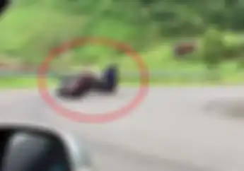 Video Detik-detik Pengendara Yamaha Aerox Terseret di Tikungan 
