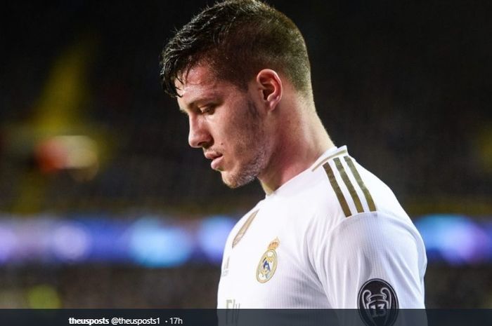 Penyerang Real Madrid asal Serbia, Luka Jovic, mengalami cedera patah kaki, dan akan melewatkan sesi latihan perdana Los Blancos pasca penangguhan kompetisi.