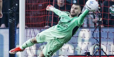 Maarten Paes Kebobolan Dua Gol Ajax Amsterdam Keok, Steven Berghuis: Apa yang Bisa Diharapkan? 
