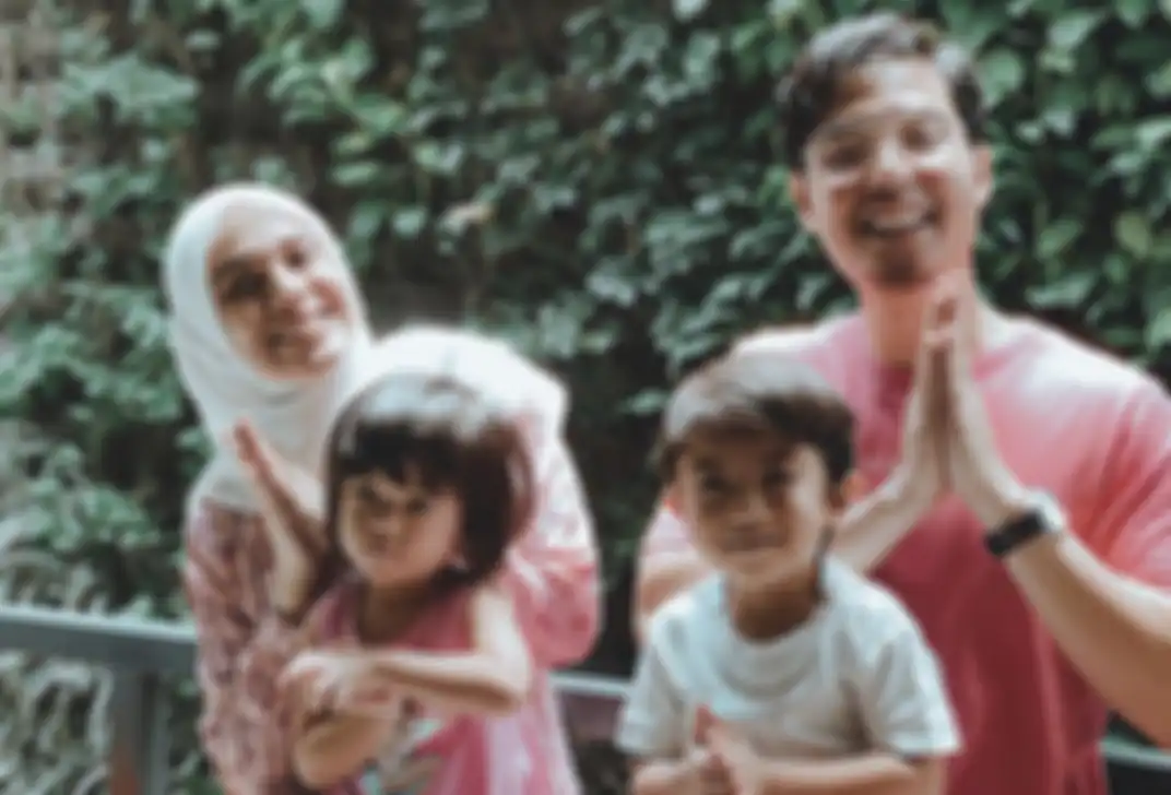 Nycta Gina dan Rizky Kinos bersama anak-anak
