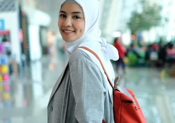 Hengkang dari Dunia Hiburan hingga Rela Hidup Pas-pasan Usai Dipersunting Karyawan Bank, Mantan Pacar Syahrul Gunawan ini Pamer Rumah Barunya yang Megah dan Dilengkapi Kolam Renang