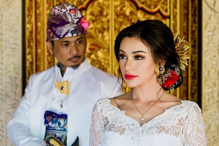 Suaminya Jadi Buah Bibir Lantaran Doyan Bikin Keributan dengan Sederet Artis, Ternyata Ini Sosok Istri Jerinx SID yang Diam-diam Sempat Cicipi Status Janda Kembang di Usia 23 Tahun