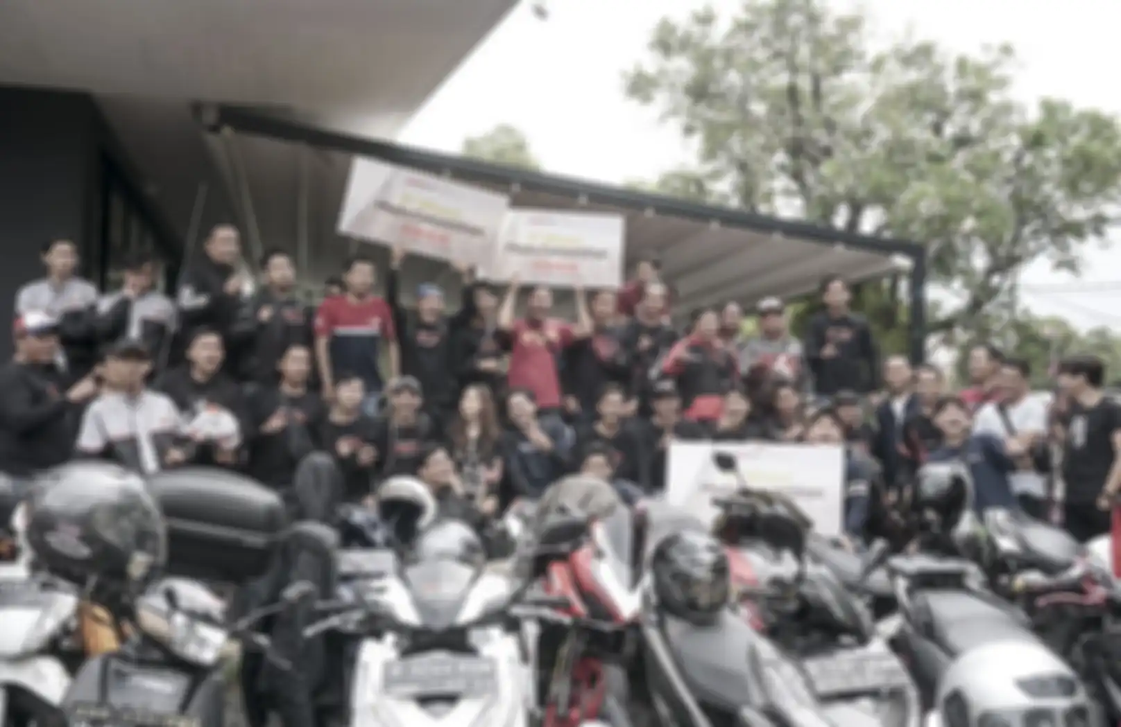 Peserta Sunmori Sahabat Satu Hati Berbagi finish di Menteng Jakarta.