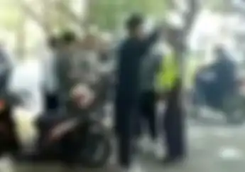 Viral, Enggak Terima Ditanya Surat Razia Kendaraan Provost Ngamuk, Pemotor Nyaris Dihajar