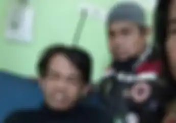 Darah Berceceran, Driver Ojol Diserang 5 Pria Misterius Saat Ambil Orderan, Pelaku Langsung Kabur