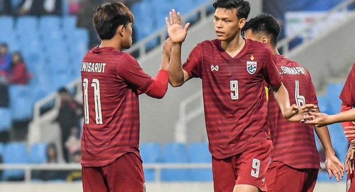 Pemain Thailand merayakan gol yang dicetak oleh Supachai Jaided ke gawang Brunei Darussalam pada matchday kedua Grup K Kualifikasi Piala Asia U-23 2020.