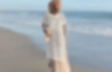 Ini 5 Inspirasi Outfit Hijab Untuk ke Pantai, Dijamin Modis Saat Foto