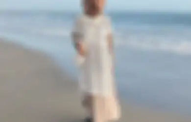 Ini 5 Inspirasi Outfit Hijab Untuk ke Pantai, Dijamin Modis Saat Foto