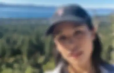 Simak Tips Hiking di Amerika Saat Musim Dingin Ala Maudy Ayunda!