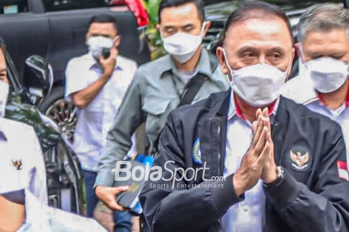 Ketua Umum PSSI, Mochamad Iriawan, serta jajaran lainnya tiba di Komnas HAM, Jakarta, 13 Oktober 2022.