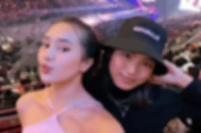 Beby Tsabina nonton konser BLACKPINK