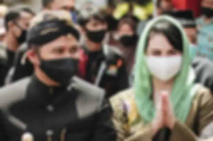 Arumi Bachsin dan Suami