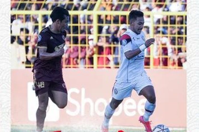 Duel Gian Zola (Arema FC) dan Arfan (PSM Makassar) di pertandingan PSM Makassar Vs Arema FC pada Sabtu (20/8/2022)