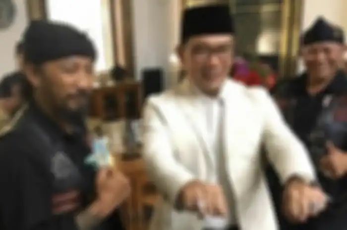 Ridwan Kamil saat didaulat jadi anggota kehormatan Bikers Brotherhood MC