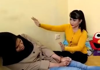 Dulu Terkenal Bawakan Acara Bedah Rumah, Presenter Kondang Ini Kini Banting Stir Jadi Ahli Rukyah Usai Kena Santet dan Pelet Orang Tak Dikenal, Tempat Tidurnya Ditaruh Mayat!