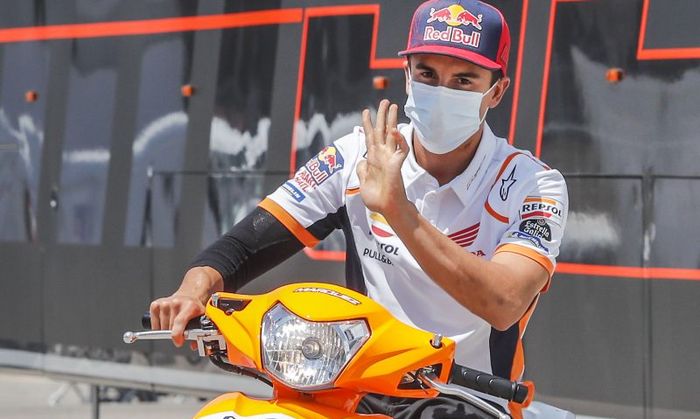 Pembalap Repsol Honda, Marc Marquez saat tiba di Sirkuit Jerez untuk seri MotoGP Andalusia 2020