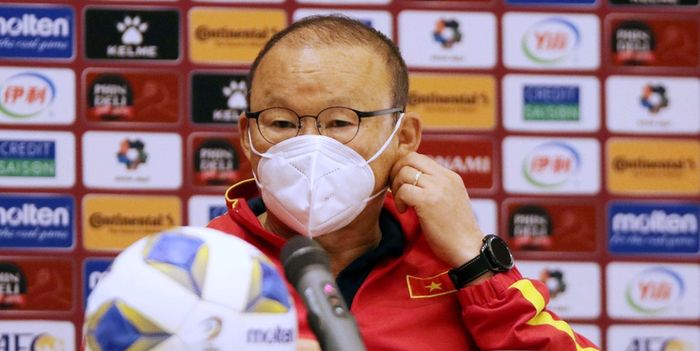 Pelatih timnas Vietnam, Park Hang-seo, dalam konferensi pers usai laga melawan Oman, Selasa (12/10/2021).