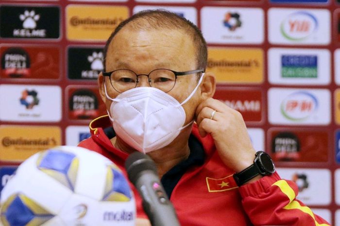 Pelatih timnas Vietnam, Park Hang-seo, dalam konferensi pers usai laga melawan Oman, Selasa (12/10/2021).