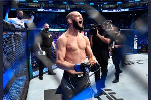 UFC 328 - Khamzat Chimaev dan Sean Strickland Diklaim dalam Tekanan yang Besar