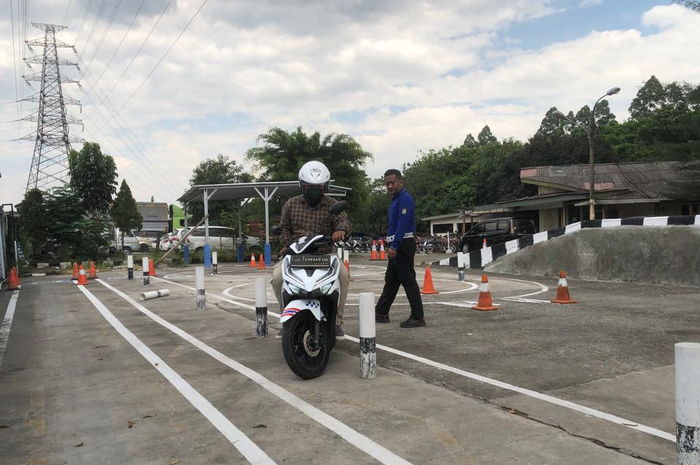 Sebelum mendapatkan SIM pemotor wajib ikut pelatihan