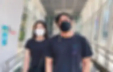 Anti Ribet! 5 Ide Padu Padan Outfit Hitam ala Satine Zaneta, Anak Abimana Aryasatya