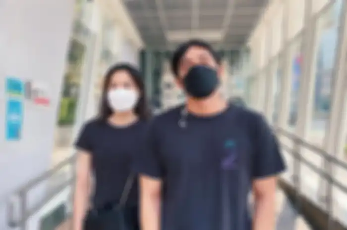 Abimana Aryasatya dan putrinya, Satine Zaneta