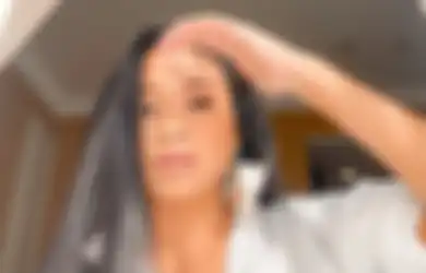 Innalillahi Wa Inna Ilaihi Rojiun, Pemeran Miss Kiki Ikatan Cinta Menangis Melihat Orang Terdekatnya Tertunduk Lesu di Depan Pusara: Kamu Kuat De...